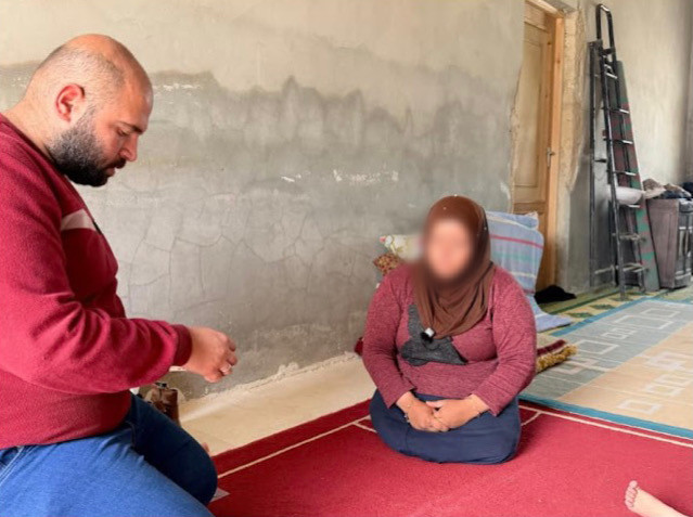 كرسي يعيد لخديجة الحياة