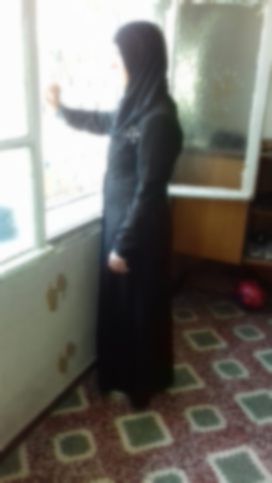 A mother suffering from cancer