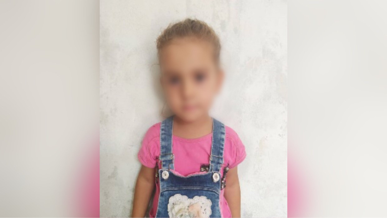 زلوخ طفلة يتيمة تحتاج المساعدة