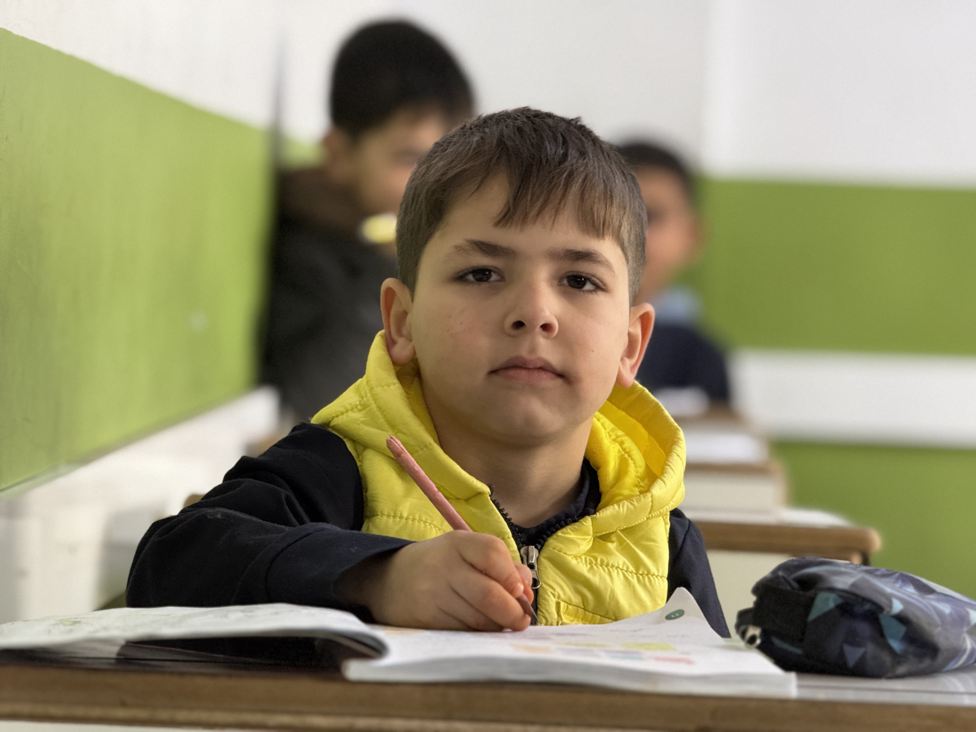 كفالتكم لعدنان ستضمن استمرار تعليمه