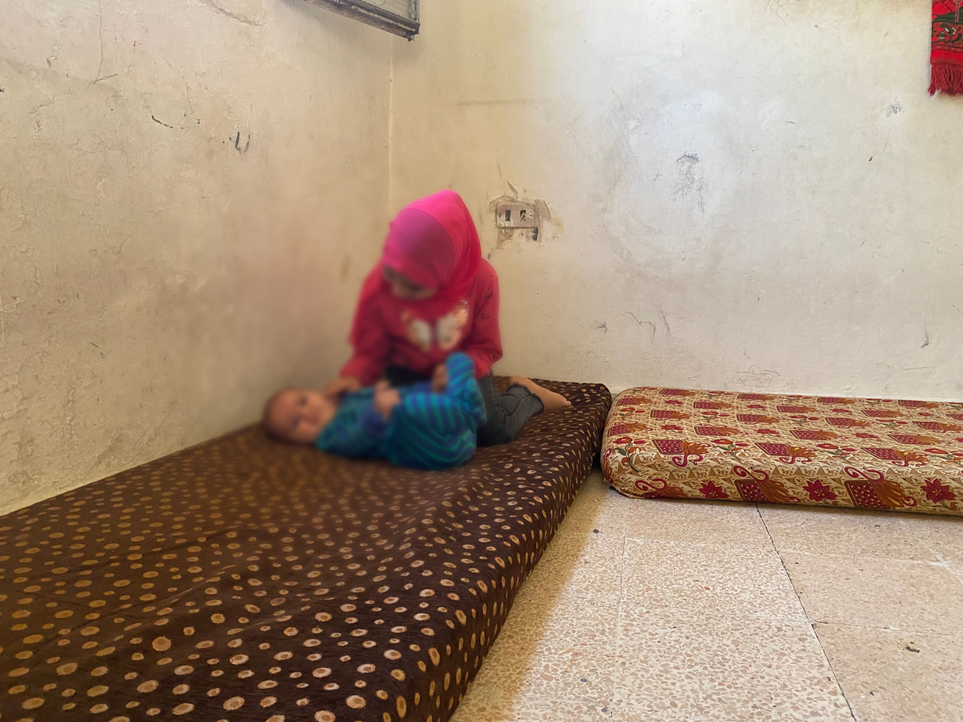 Walaa and her family need living expenses.