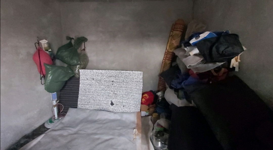 Ahmed's family suffers from cold and darkness, help them.