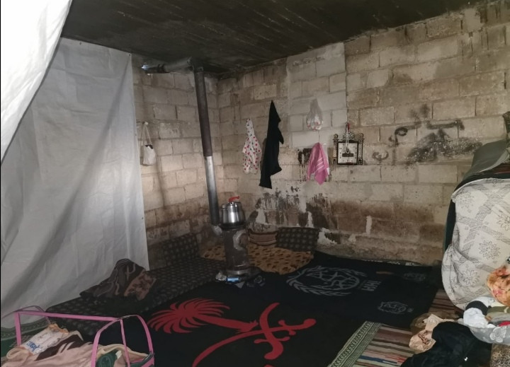 A family overwhelmed by both displacement and illness