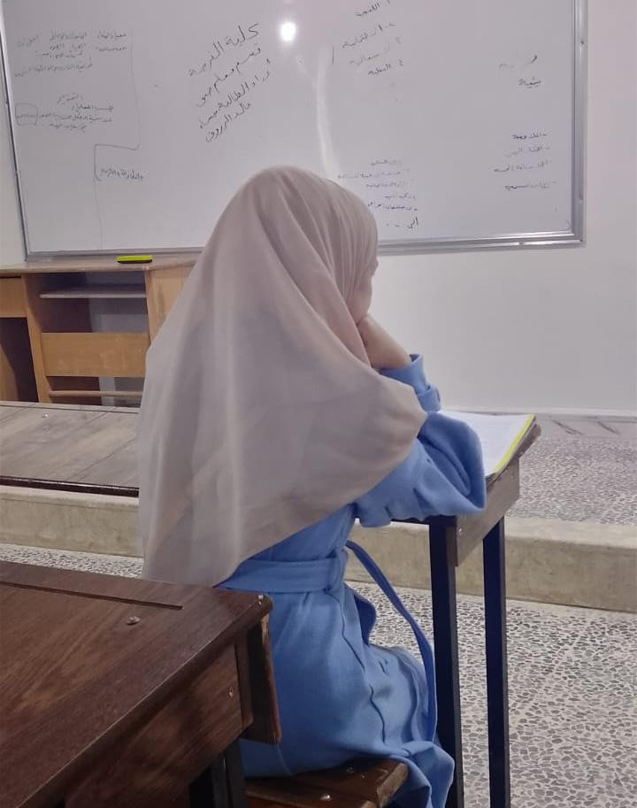 إيمان طالبة جامعية بحاجة لعونكم!