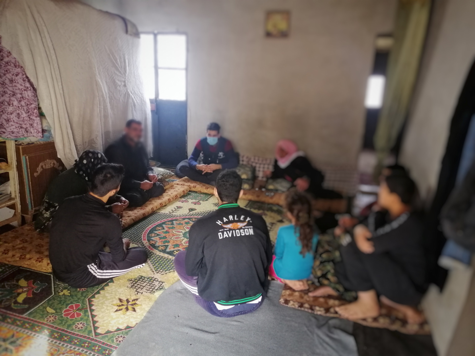 A family of 10 endures very difficult conditions