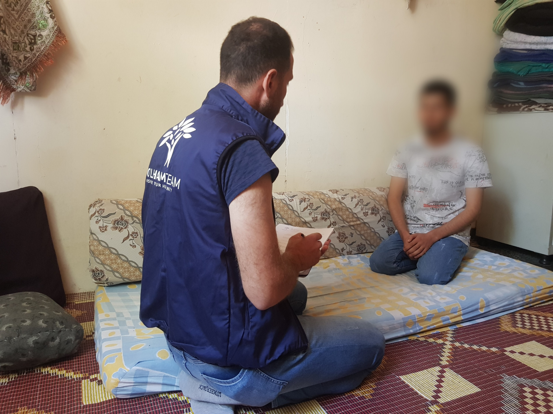 Alone with his sick mother, they face life's sorrows, and he could lose the opportunity to attend college.
