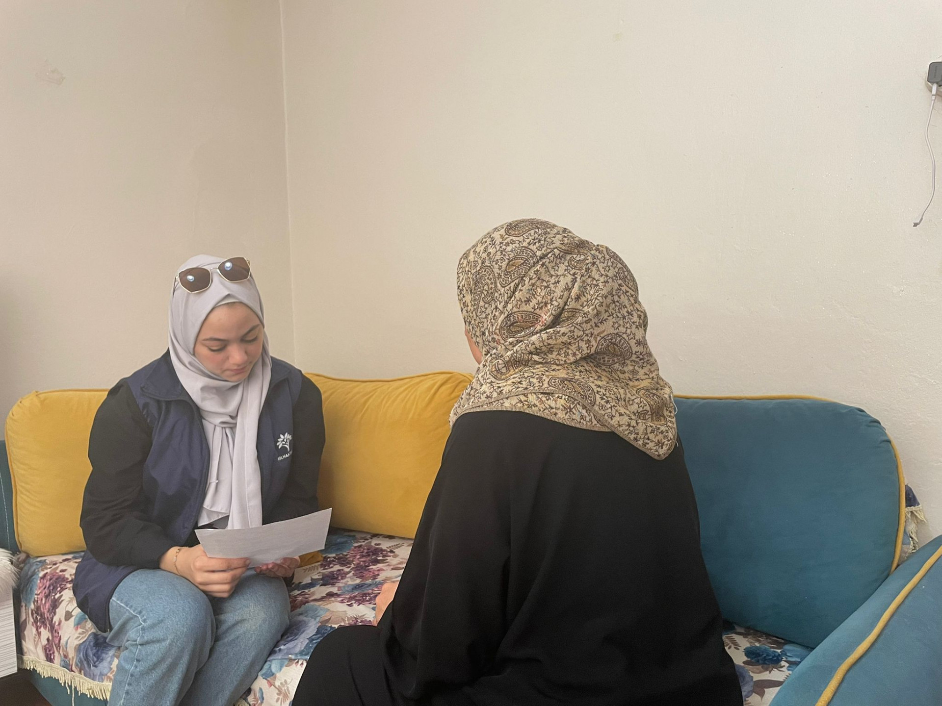 الاخت نورا وعائلتها مطالبين بإخلاء منزلهم باسرع وقت