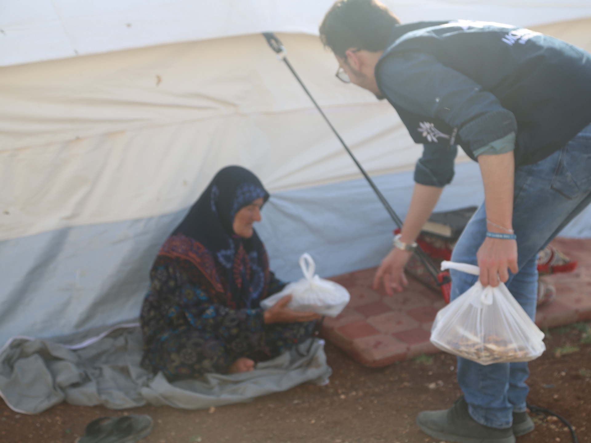 ذبائح لوجه اله تعالى لاهالينا في مخيمات الشمال السوري