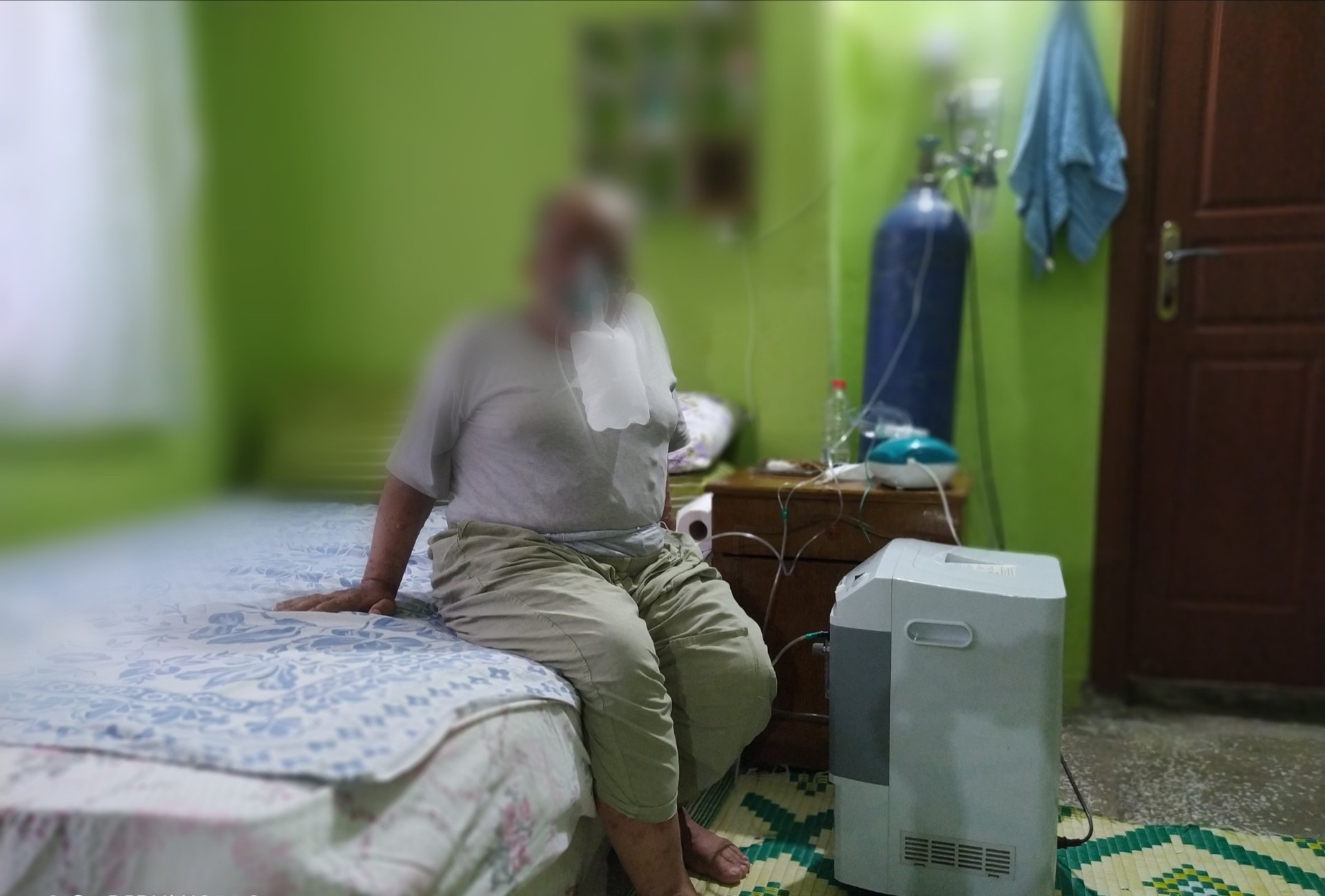 Mustafa suffers from shortness of breathe and needs oxygenator