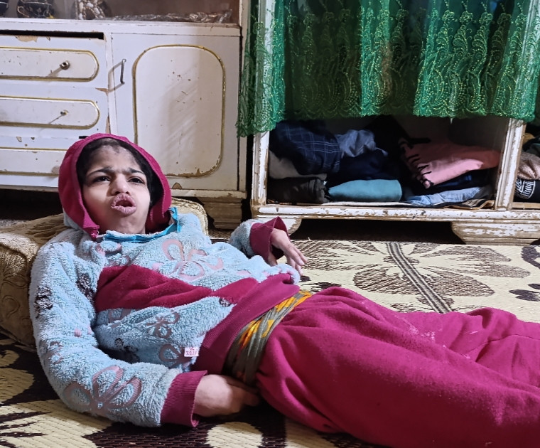 المرض يمنعها عن إعالة أيتامها