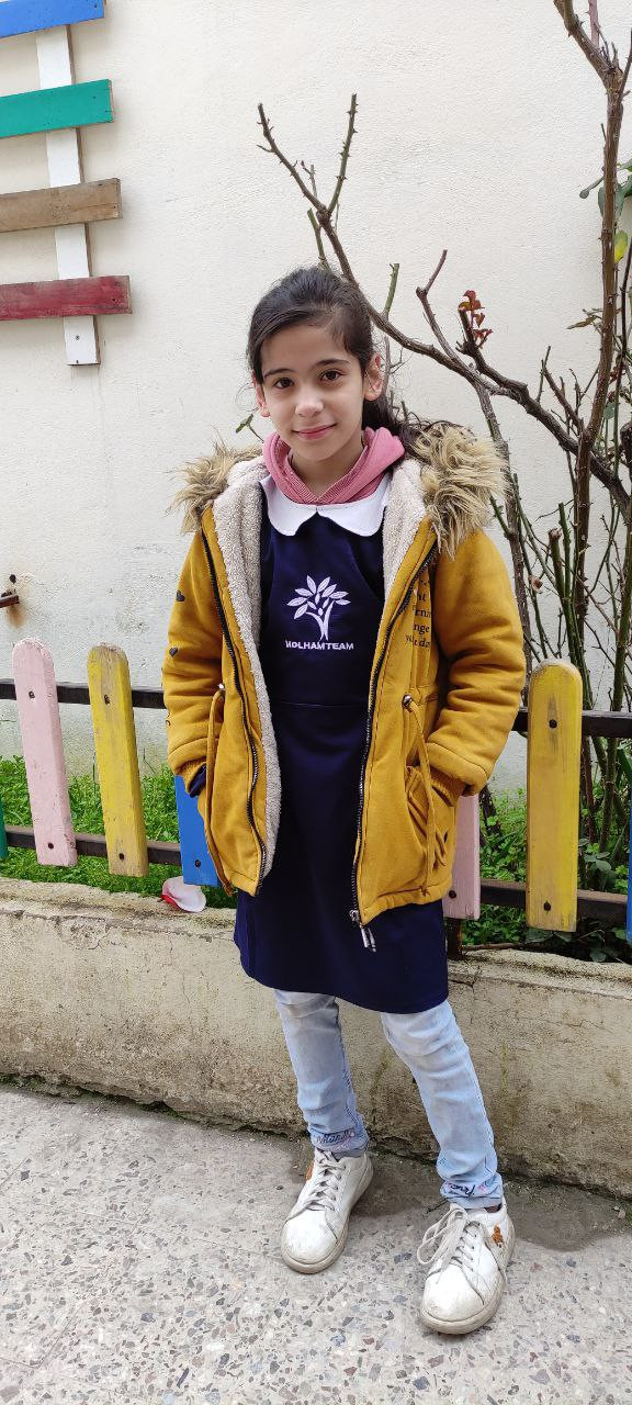 Siham, an orphan girl, is in need of educational sponsorship.