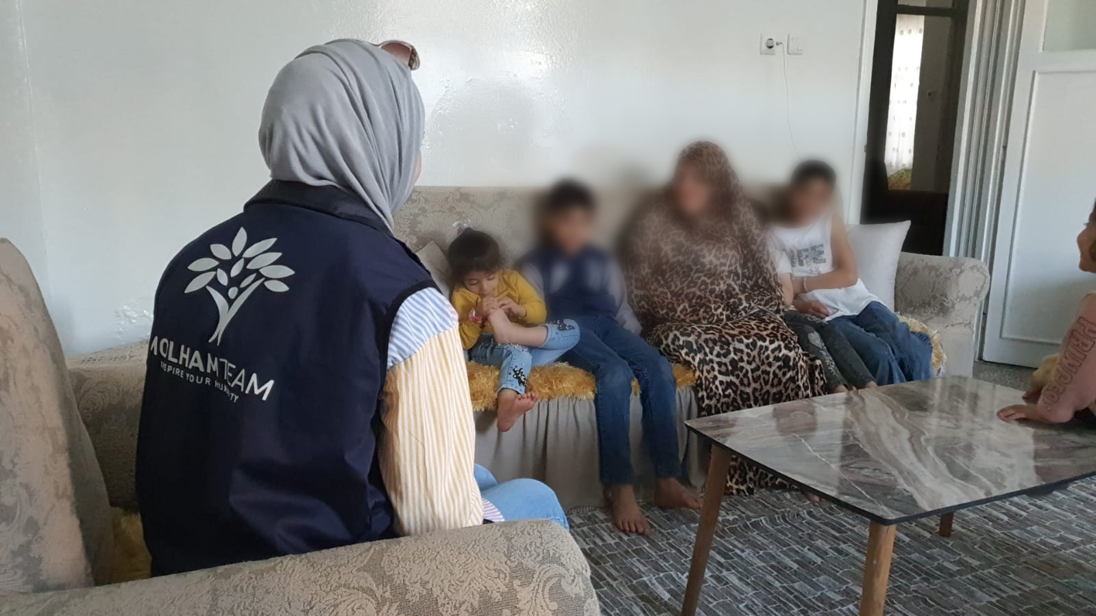 Seven children are in tragic condition after being abandoned by their father and they need your help.