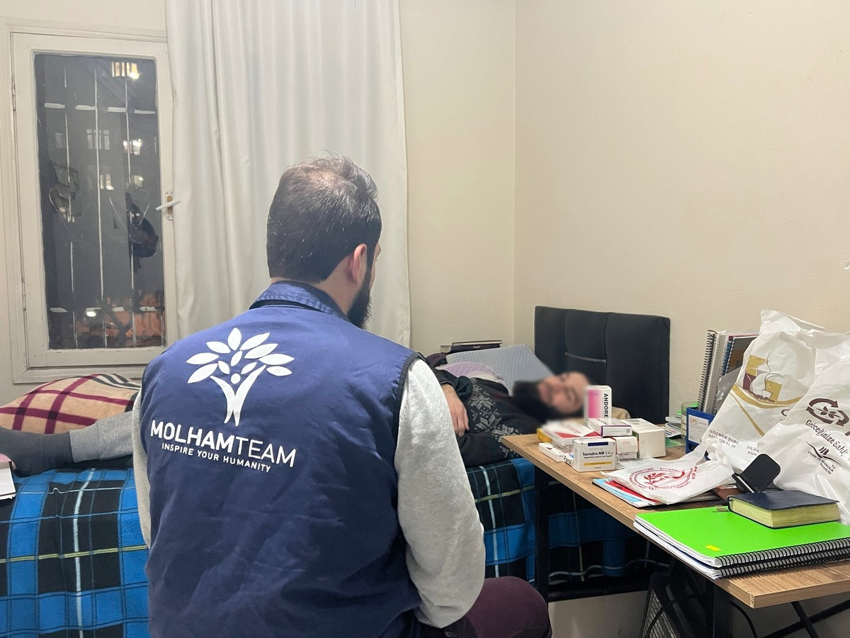 أسامة شاب في مقتبل العمر لايستطيع العمل وإعالة نفسه ويحتاج عونكم!