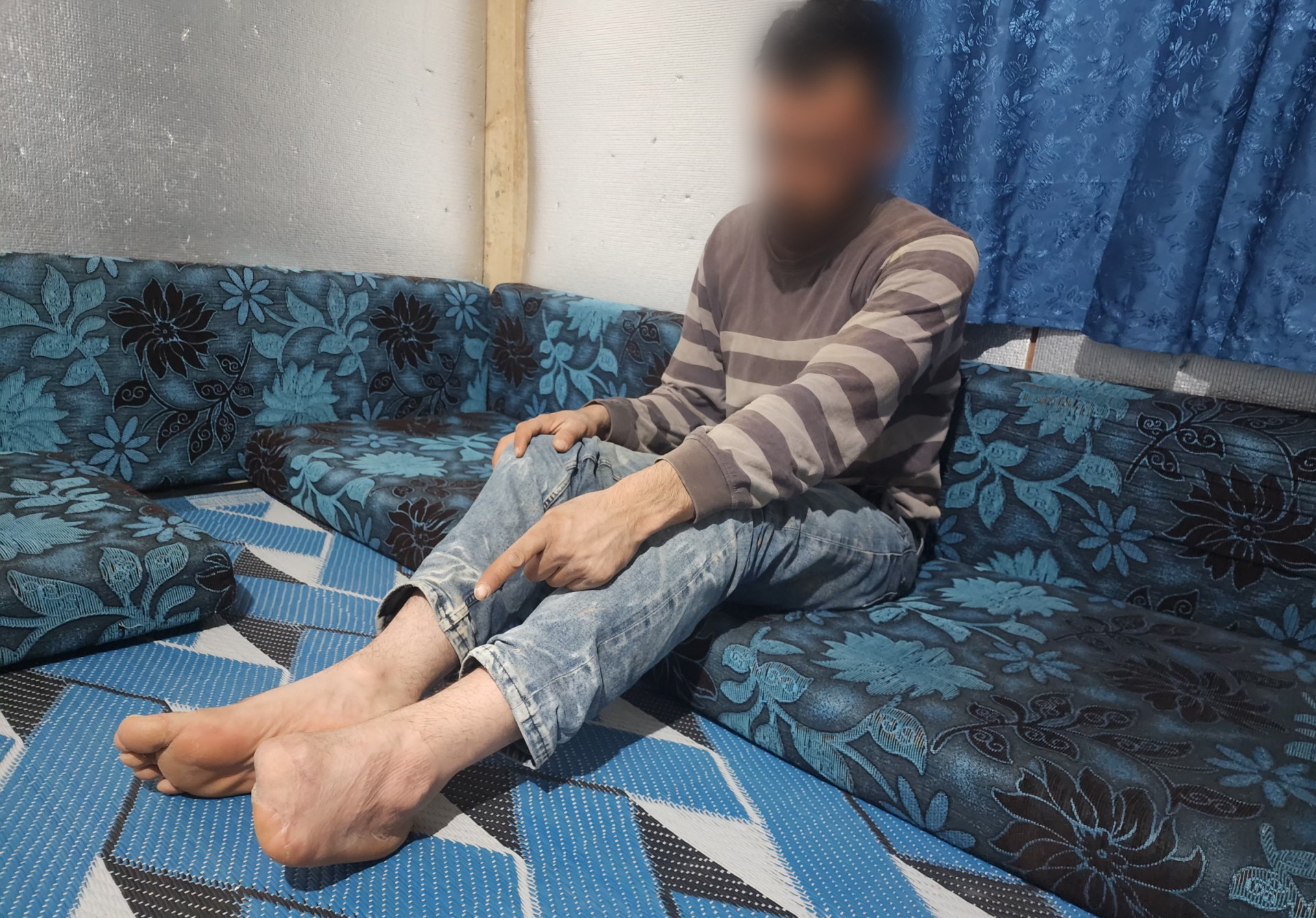 Help reduce Mustafa's burden, which has exhausted his life.