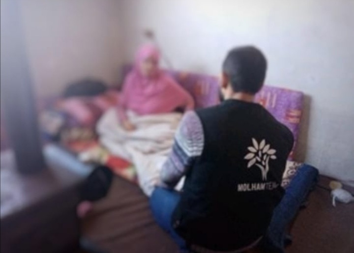 A woman is with breast cancer, her husband is with renal failure