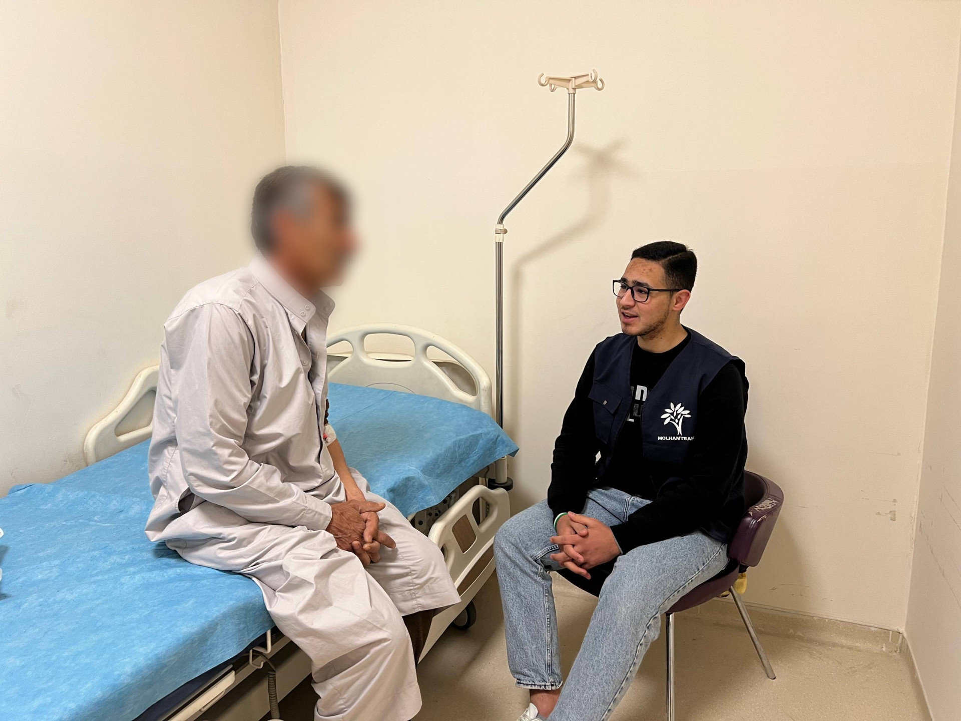 دعمكم قد يعني النور لبصر يوسف