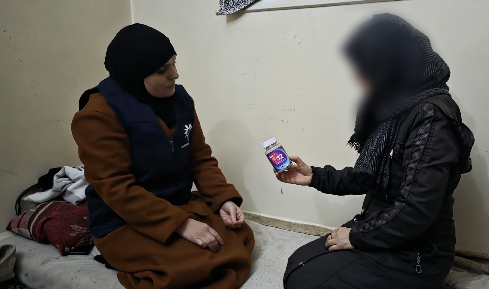 بيتٌ ينهار بصمت