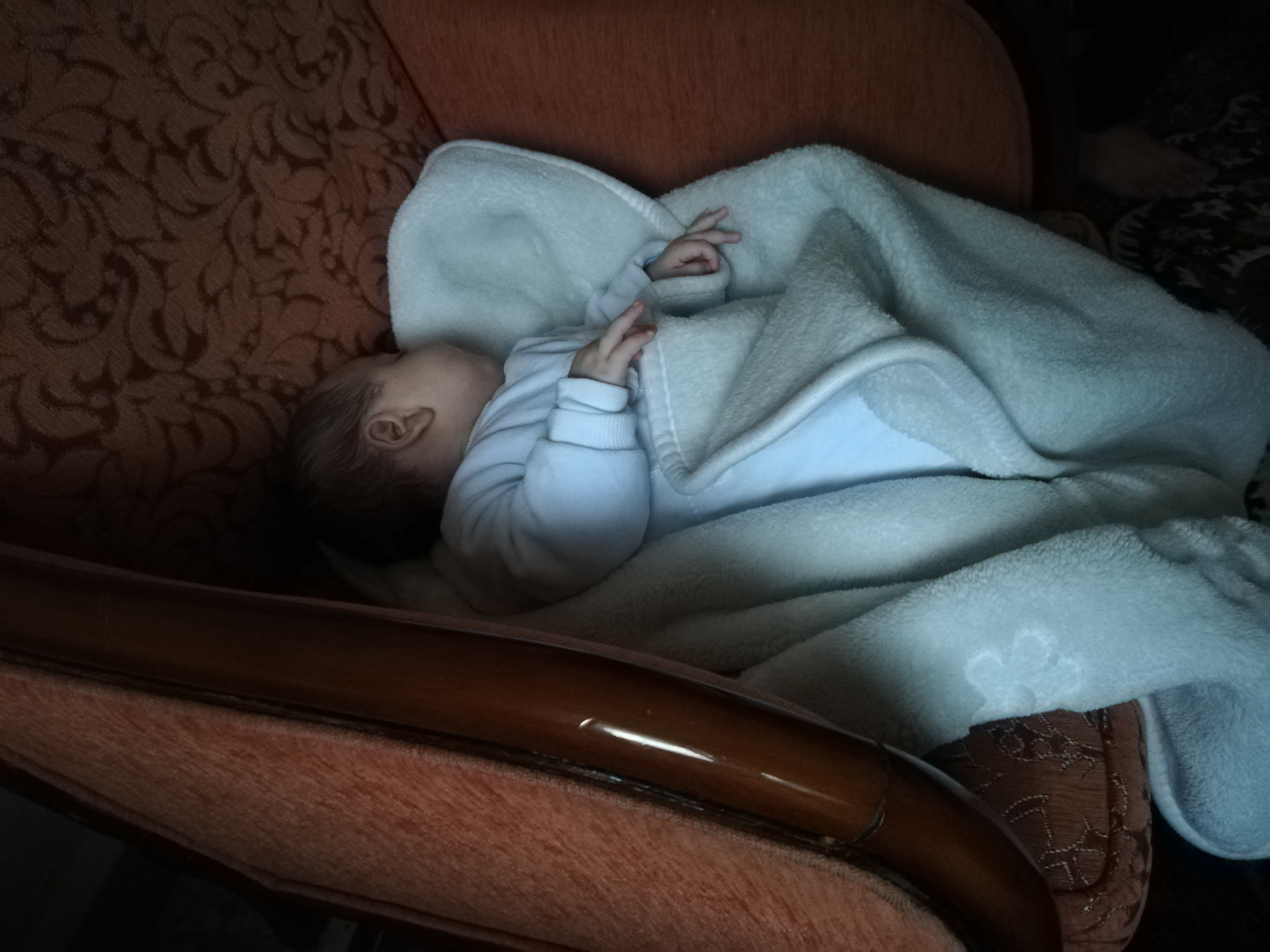 Two sick children whose family can´t offer their treatment costs