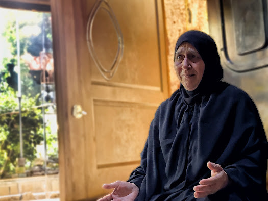 ألمٌ وقهر عم تعيشهم الخالة كرجية بظروفٍ مأساوية!