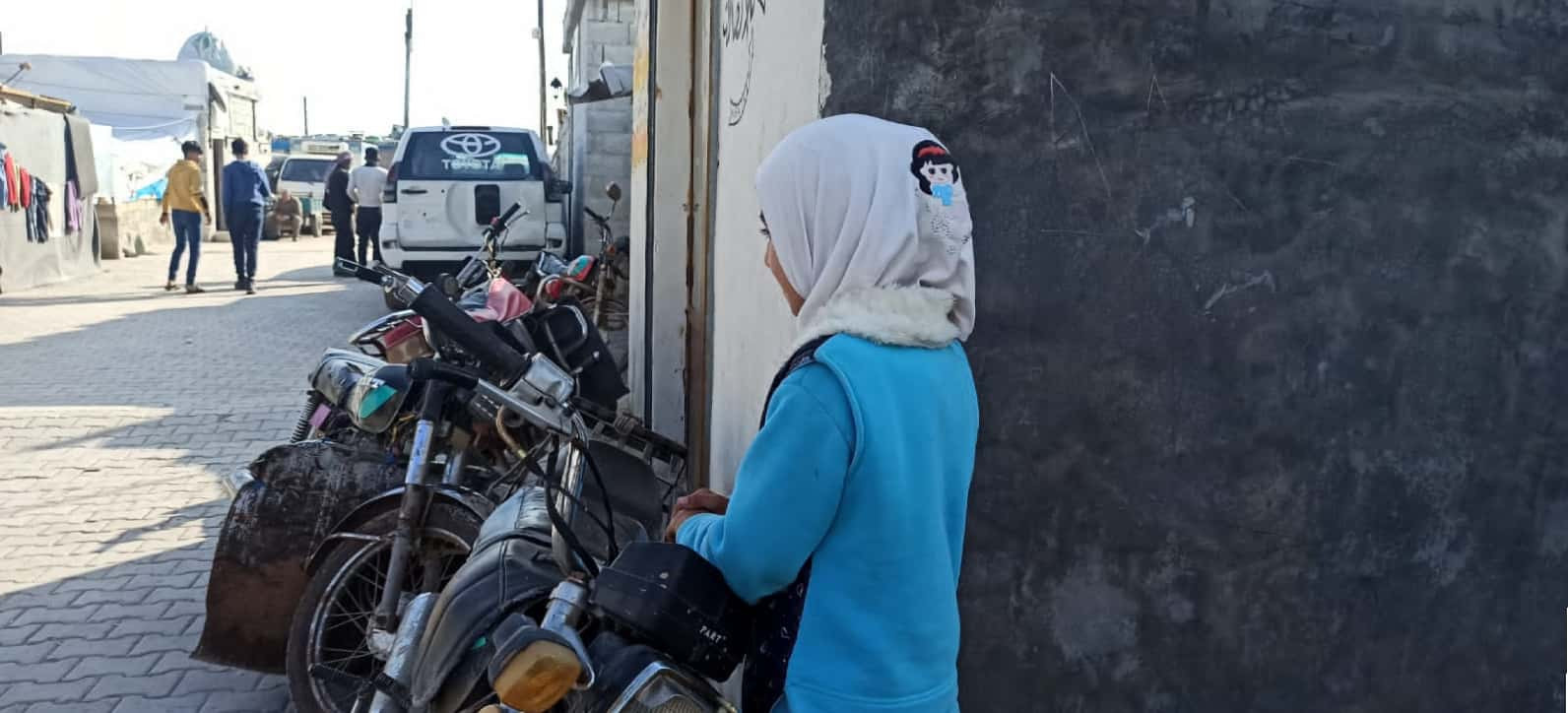 روان طفلة يتيمة من ريف حلب