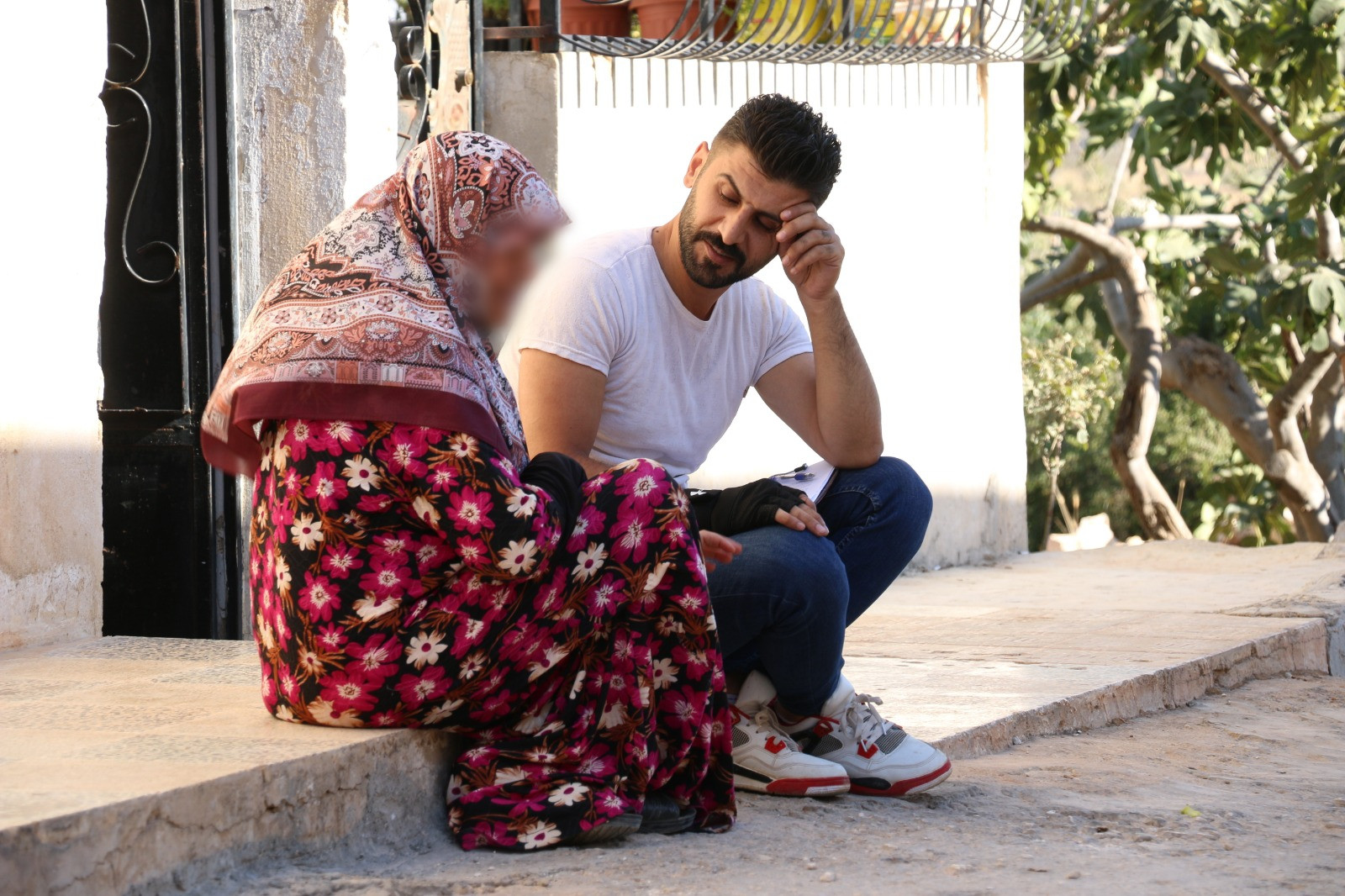 الخالة وردة تعاني من سرطان الثدي وبحاجة إلى مصاريف