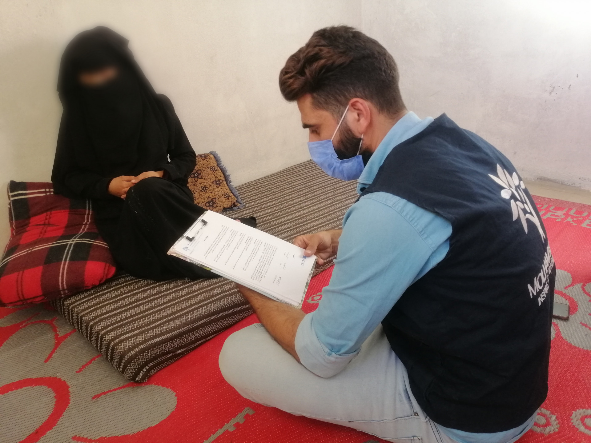 مريم بحاجة ماسّة لعملية تفتيت الحصى وزوجها مبتور القدمين لا يملك أي دخل