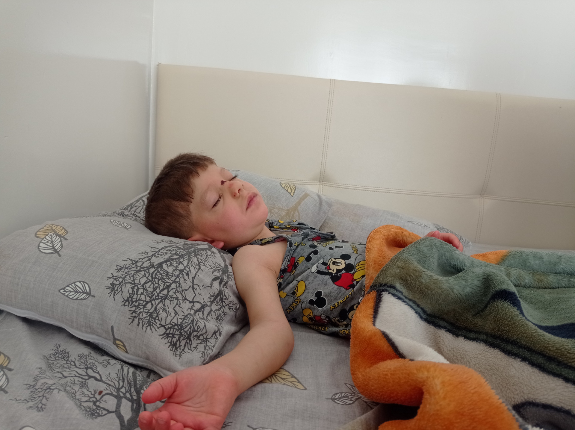 Little Omsan needs your help to feel better