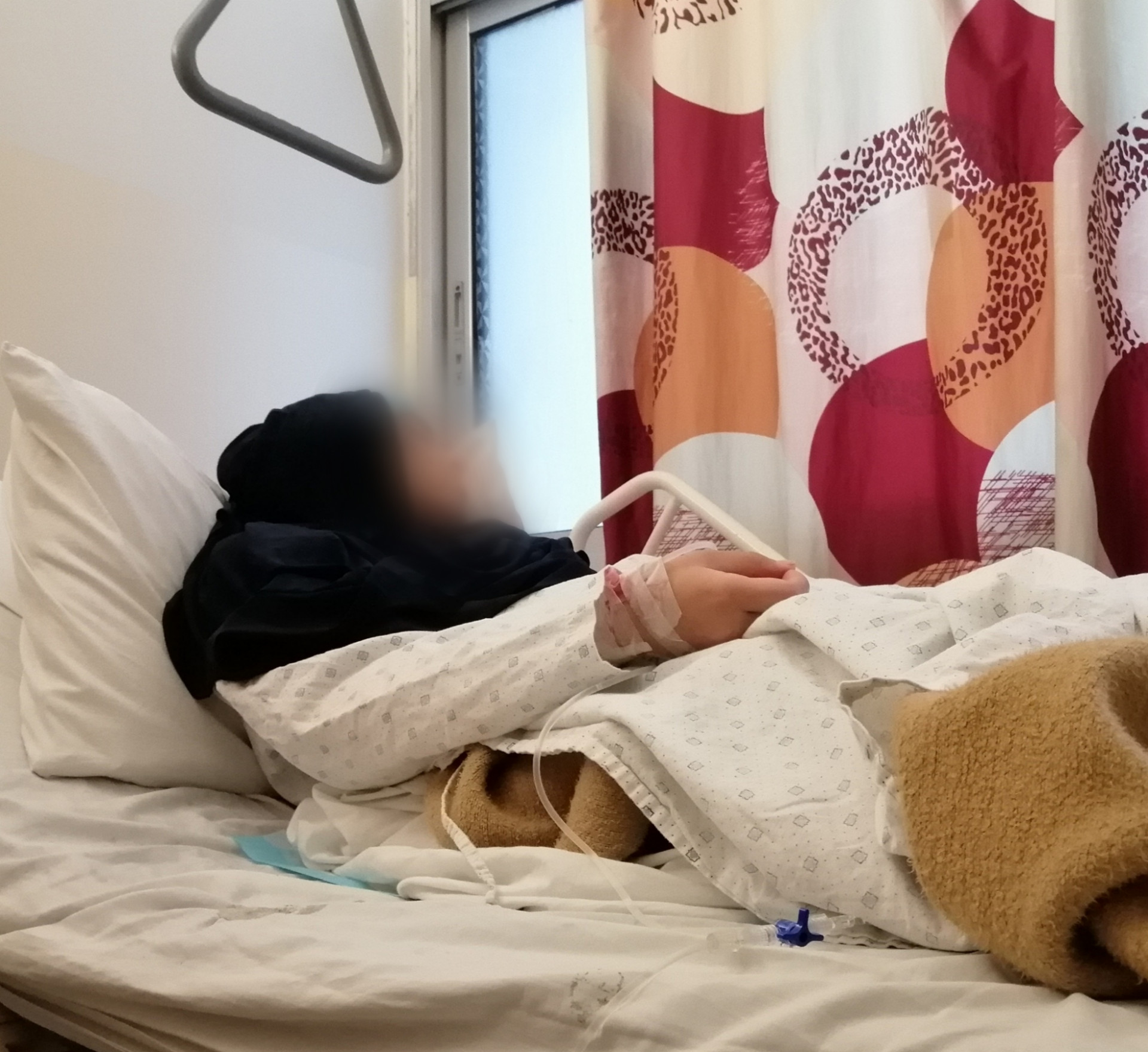 نزيف حاد وحاجة إلى عملية مستعجلة لإيقاف النزيف من أجل انقاذ حياتها