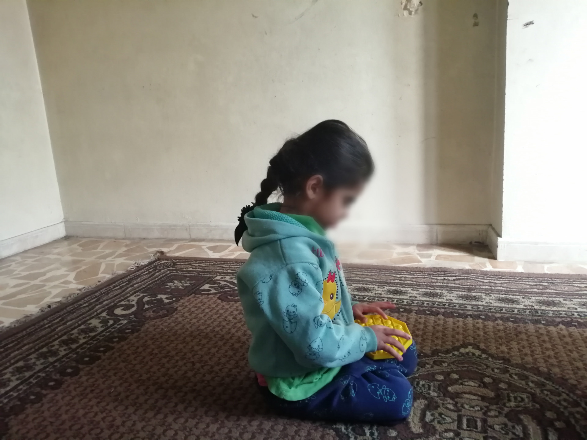 Suhan suffers from an ear disease and needs hearing aids