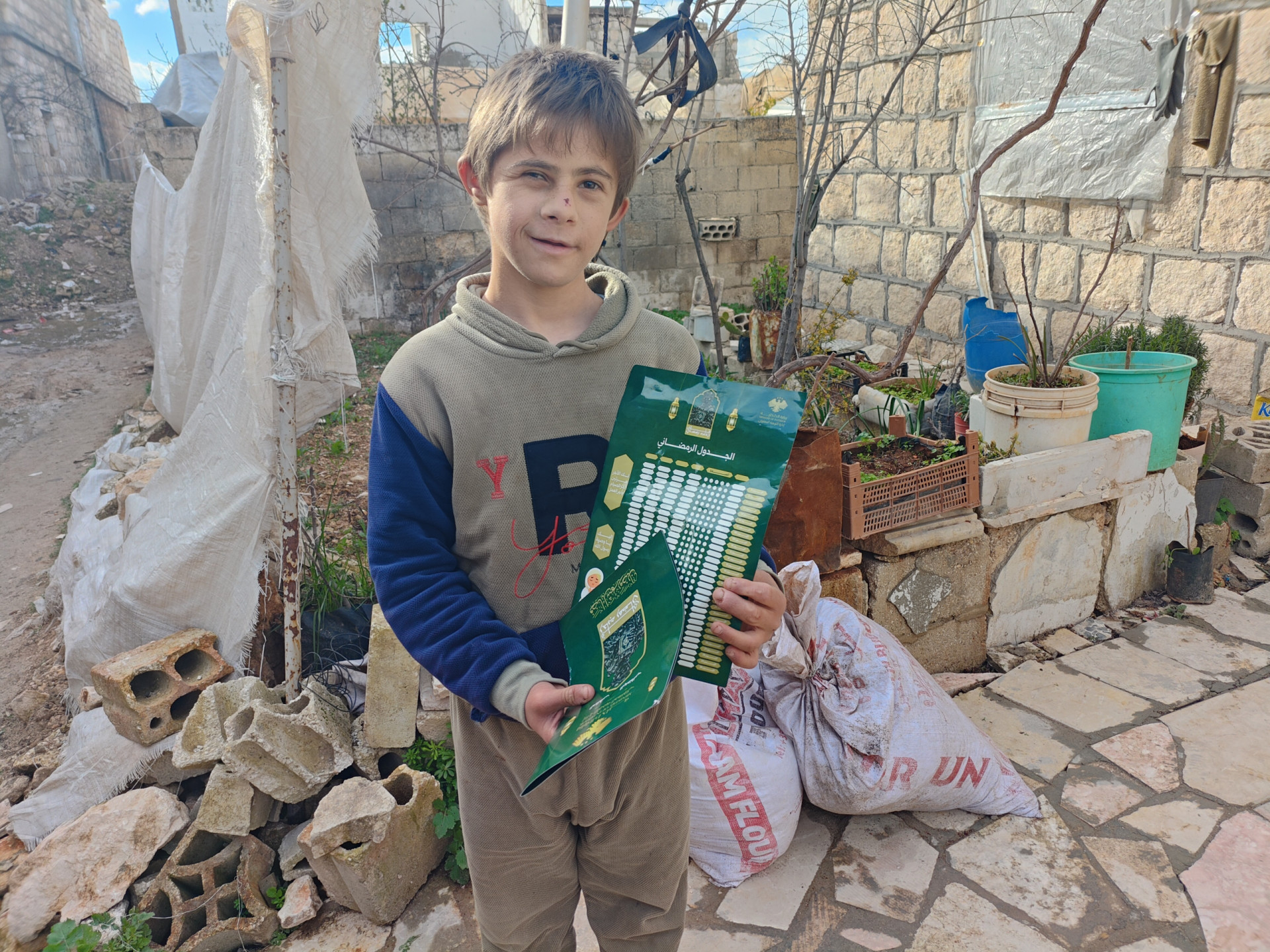 سقفٌ مهدد بالسقوط