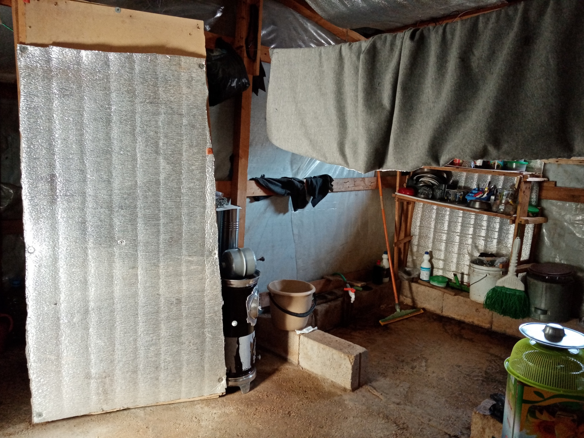 A family lives in a small tent needs help