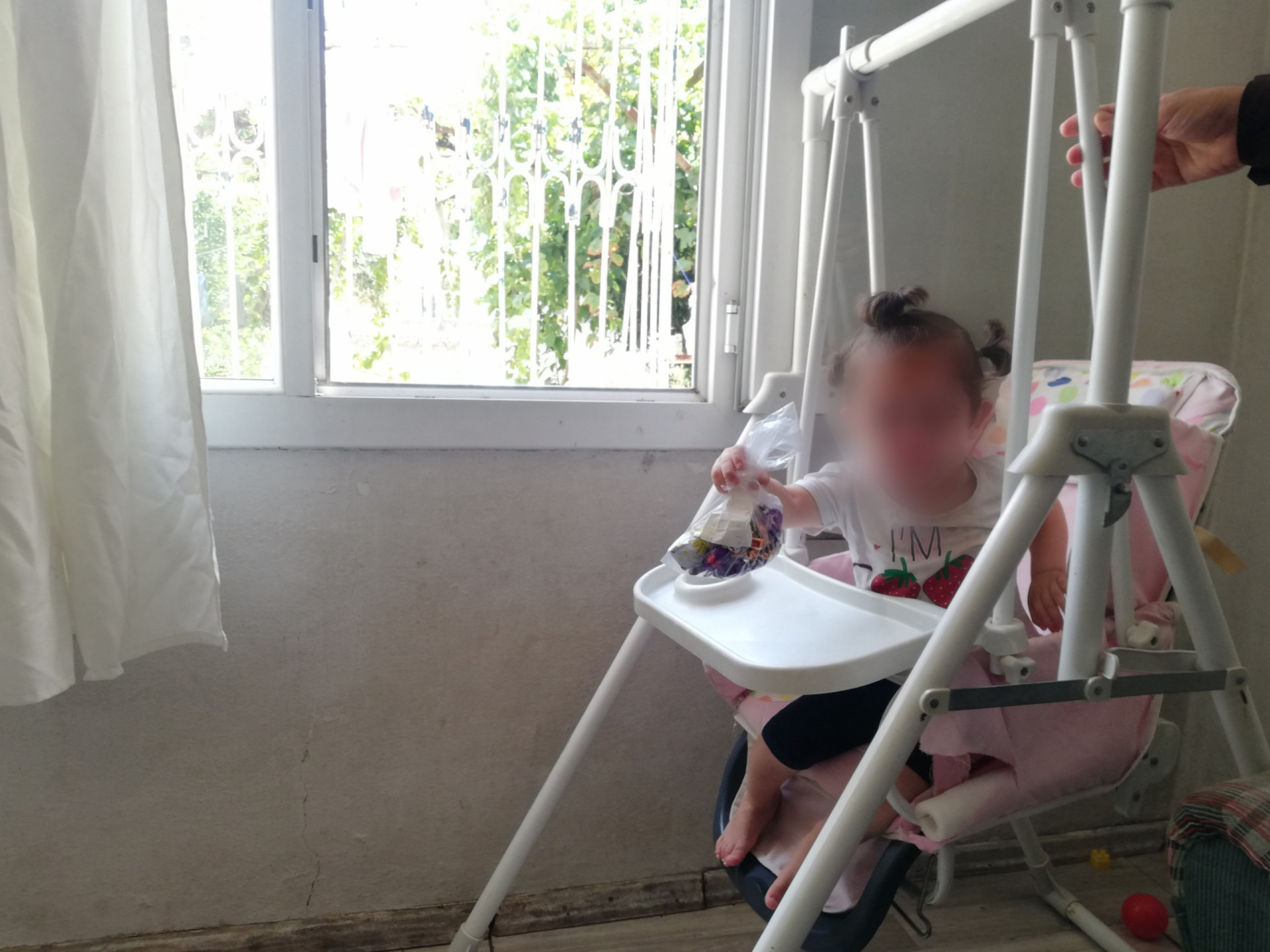 A little girl needs your support to recover