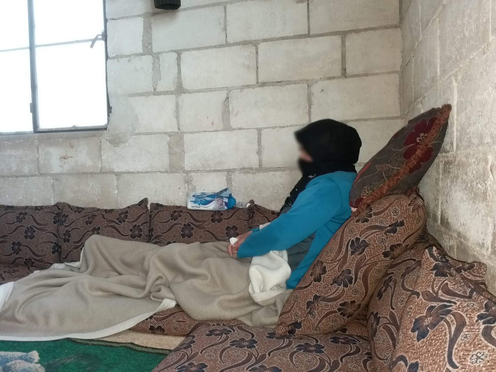fluid-filled cysts on her right lung are preventing Inshirah from breathing normally and leaving her in pain!