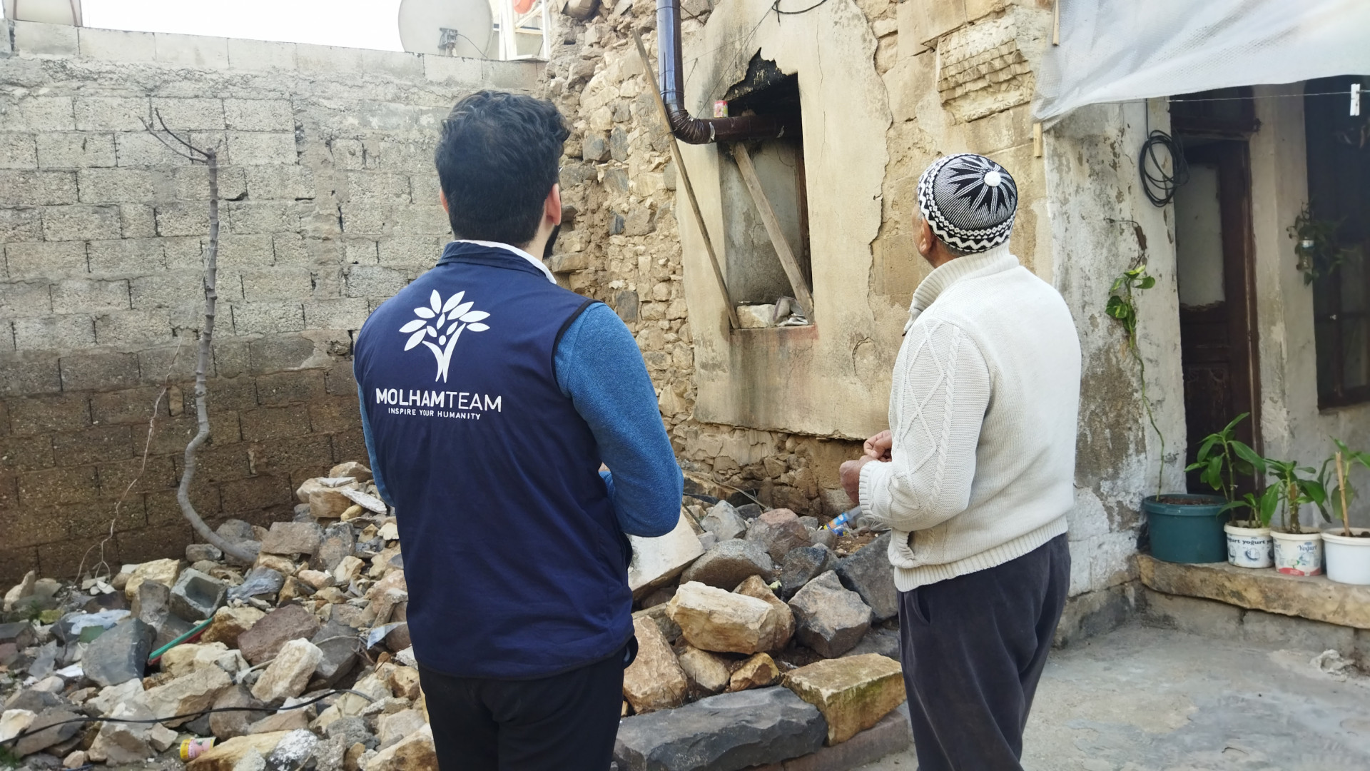 A prissy old man lives in a ruined house needs your without asking