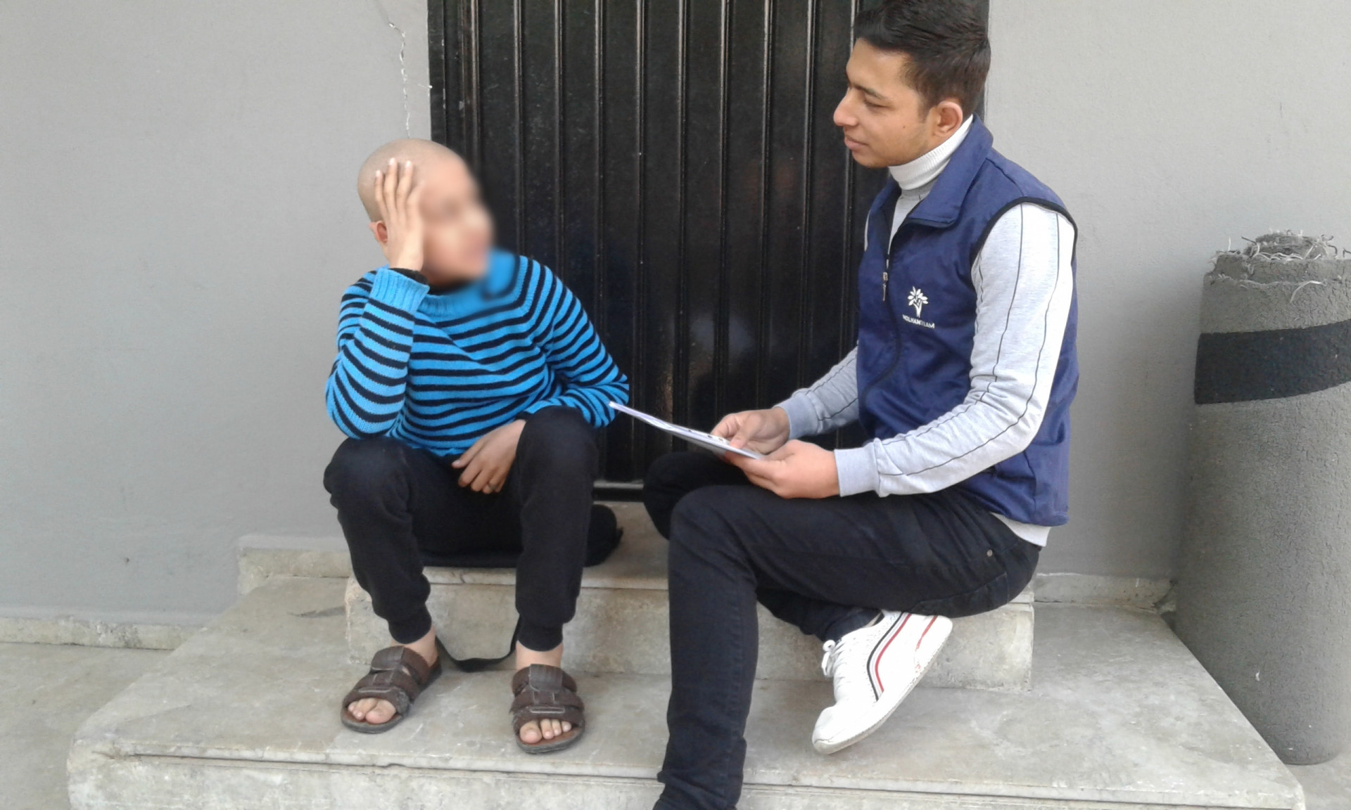 Mohammad, a child suffers from cancer.