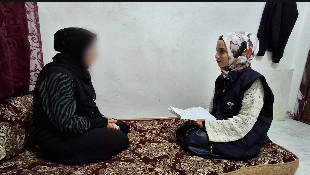 أم وأطفالها يواجهون الفقر