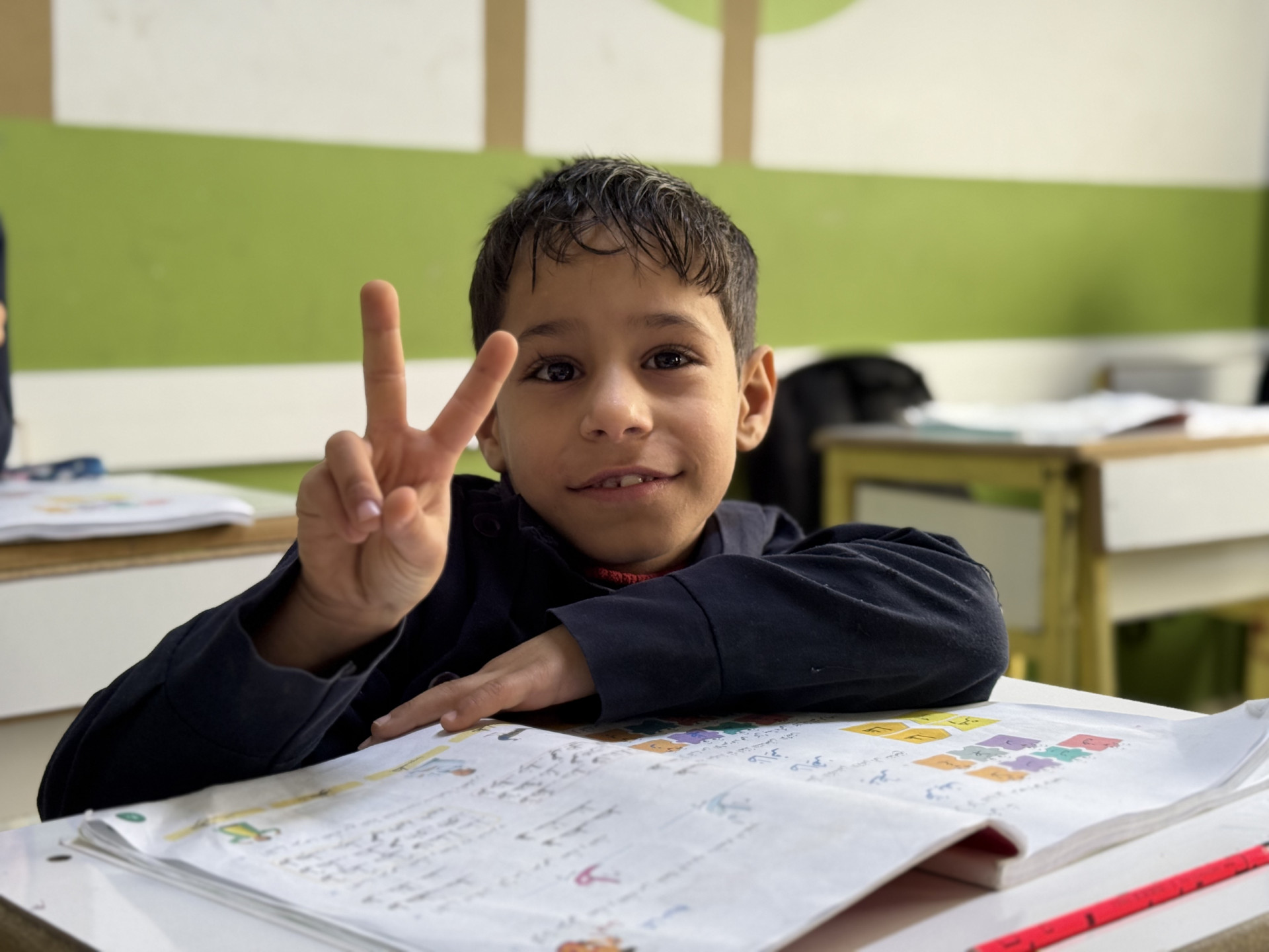 أحمد ينتظر دعمكم ليواصل تعليمه