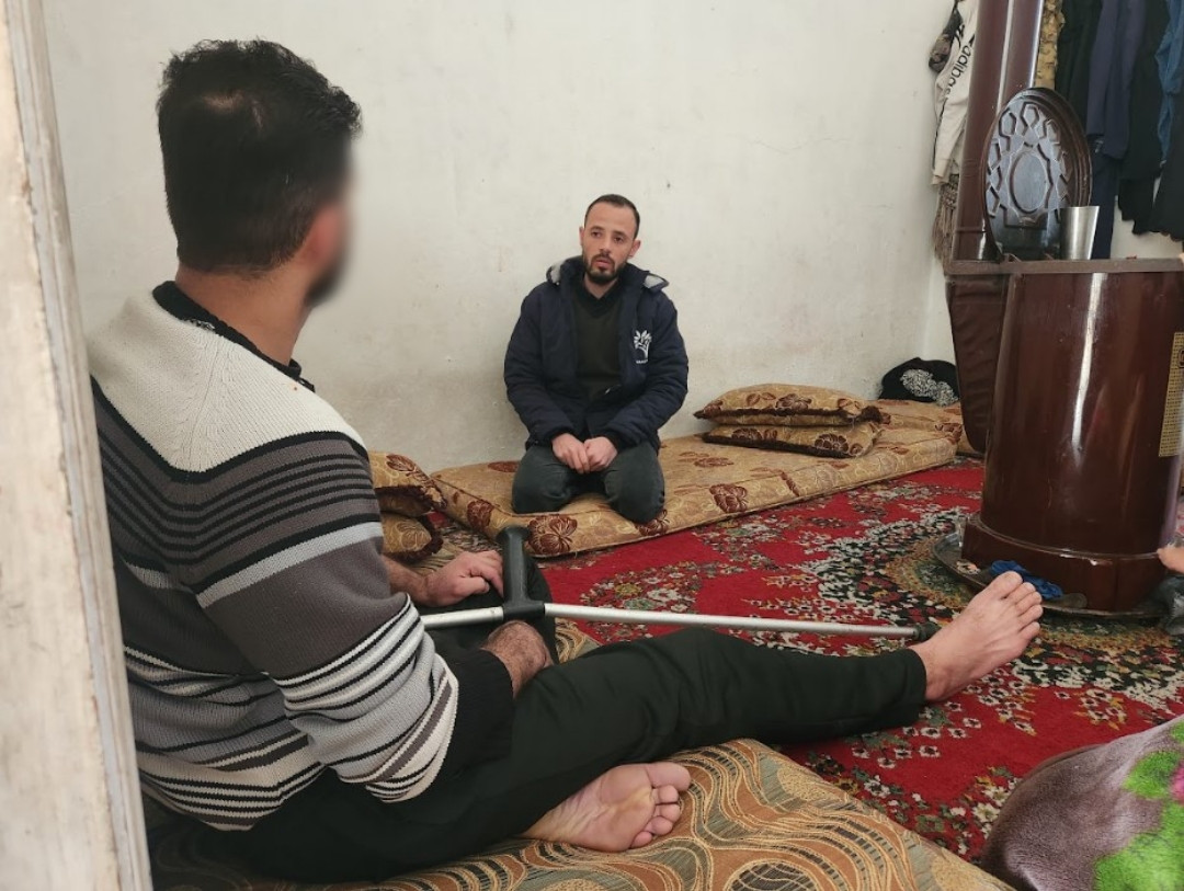 فارس خرج من المعتقل بإصابات بليغة ويعيش بظروف معيشية صعبة