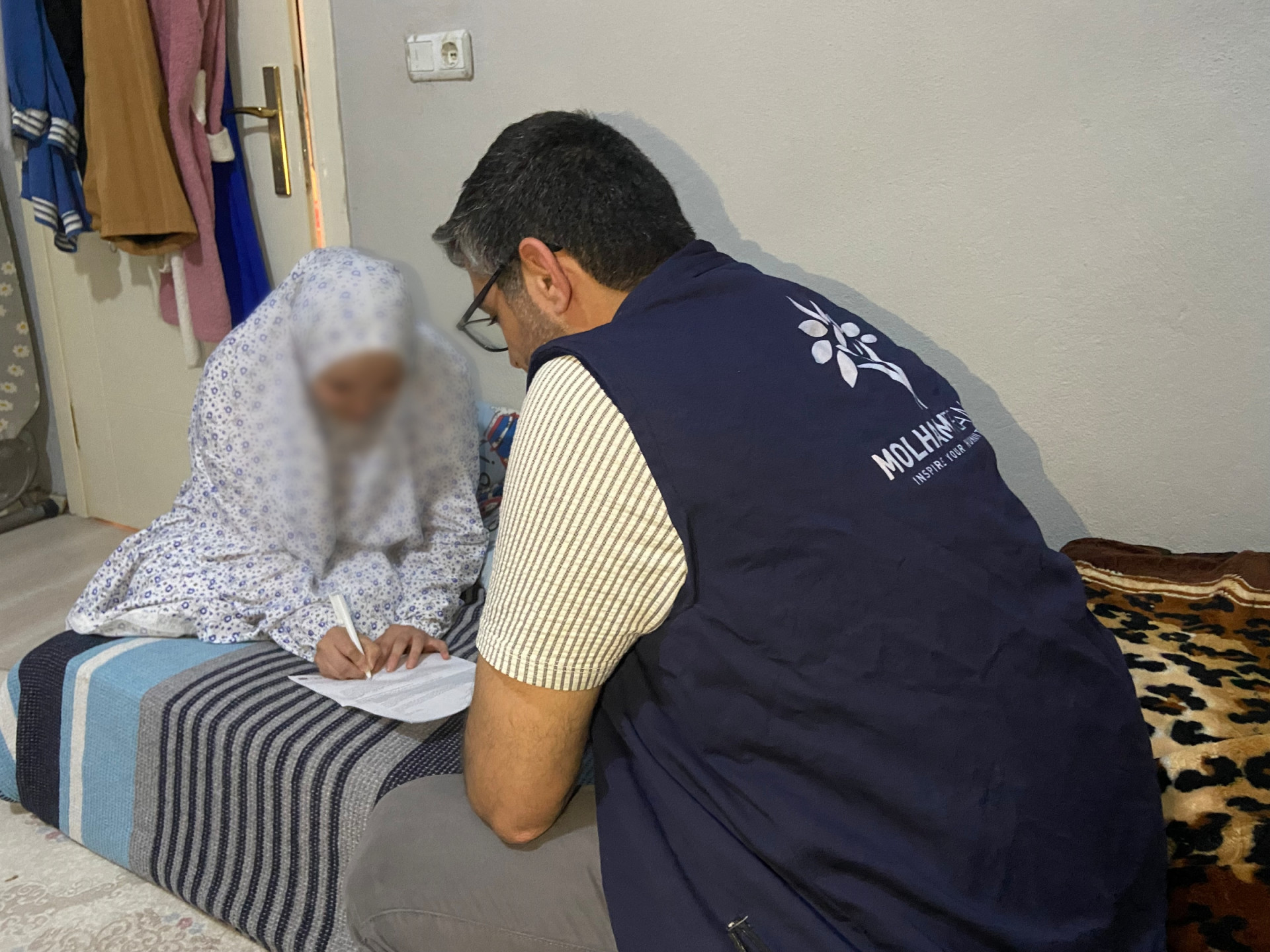 "Urgent Help Needed for Alaa and Her Ailing Child"
