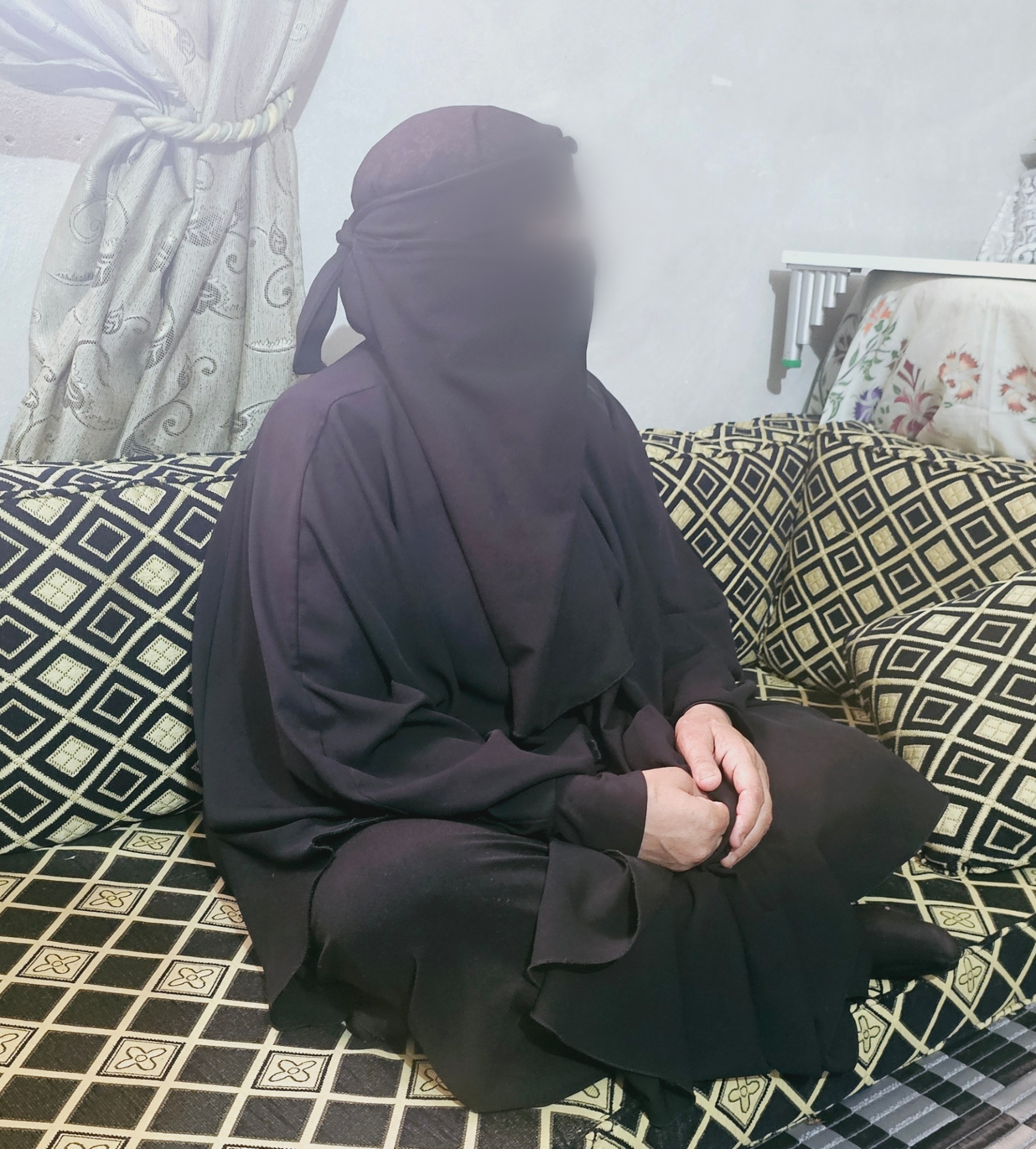 Amira is in a deplorable condition. Let us stand by her and support her.