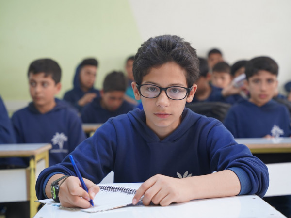 طالبنا محمد يحلم بأن يدرس هندسة المعلومات، مدوا له يد العون!