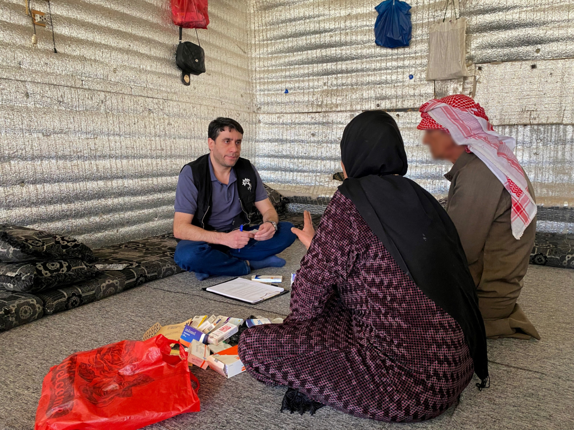 Jawad and his wife are suffering many diseases and are in desperate need of medication!