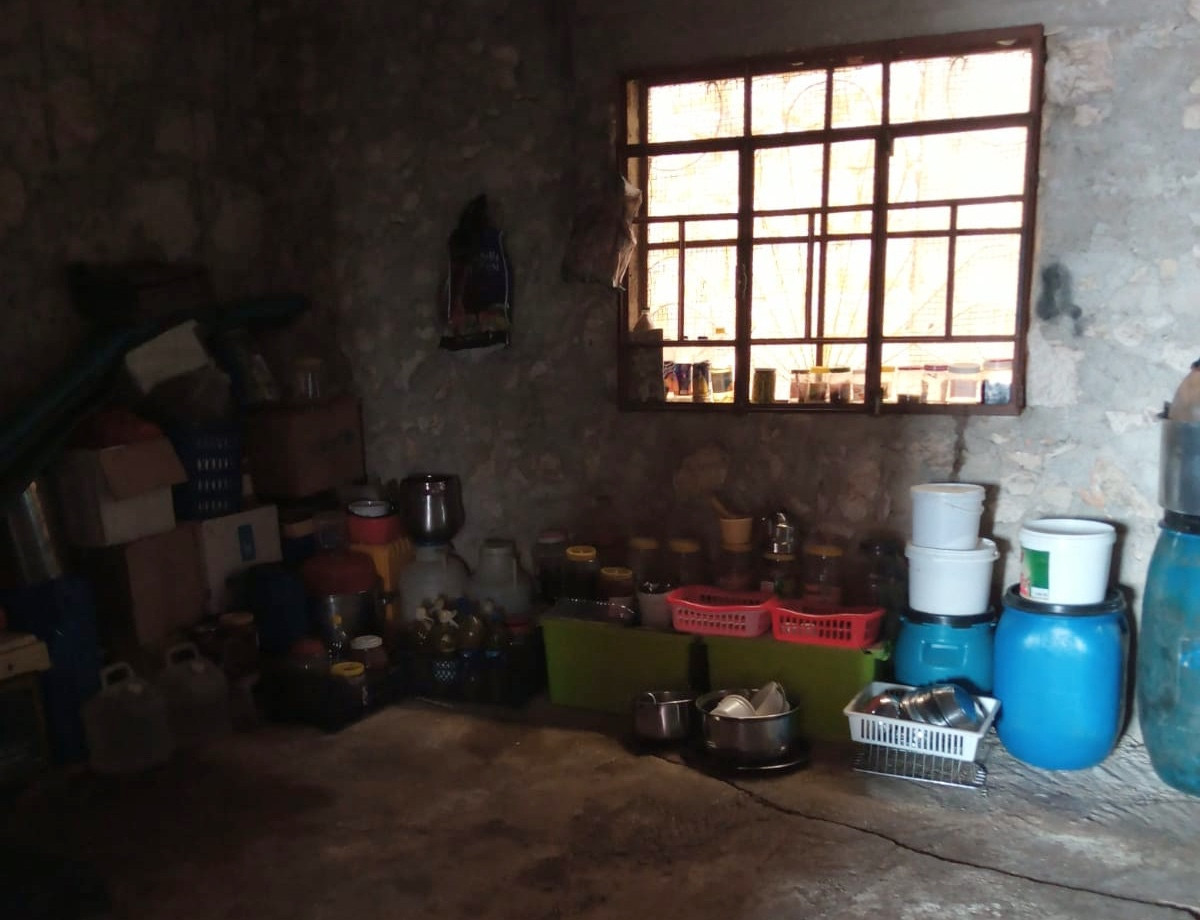 A widow is in poor conditions with her children