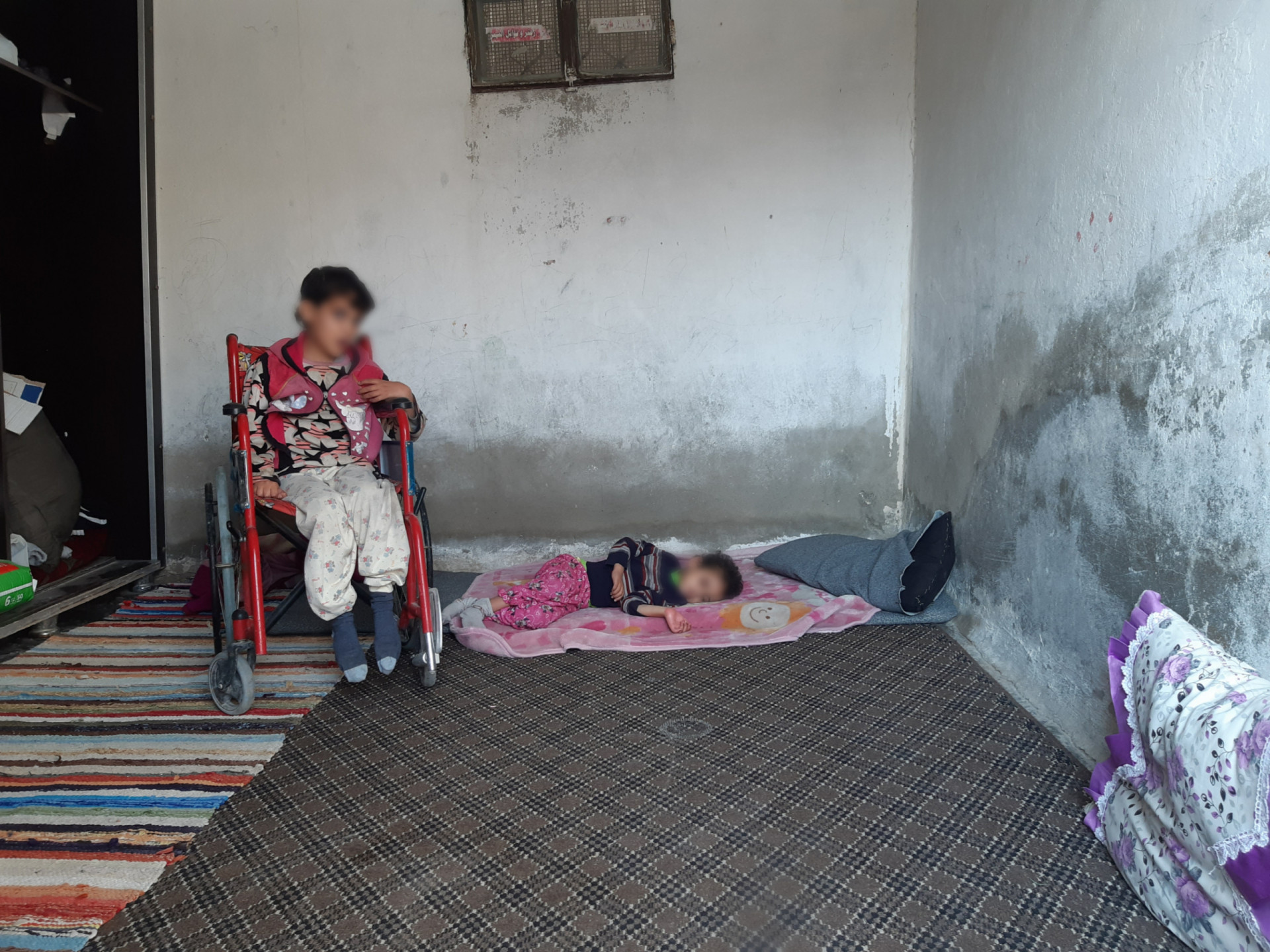 A family needs your help before the coming of winter!
