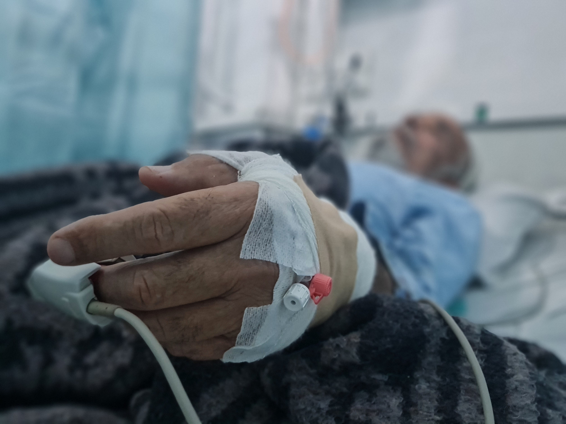 A cardiac stent is urgently needed to save his life!