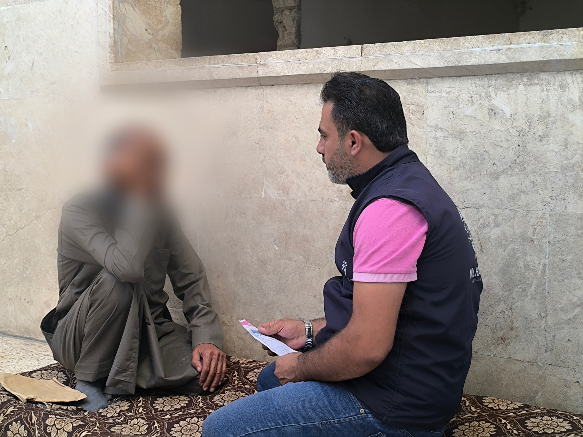 Between illness and displacement: a life in danger