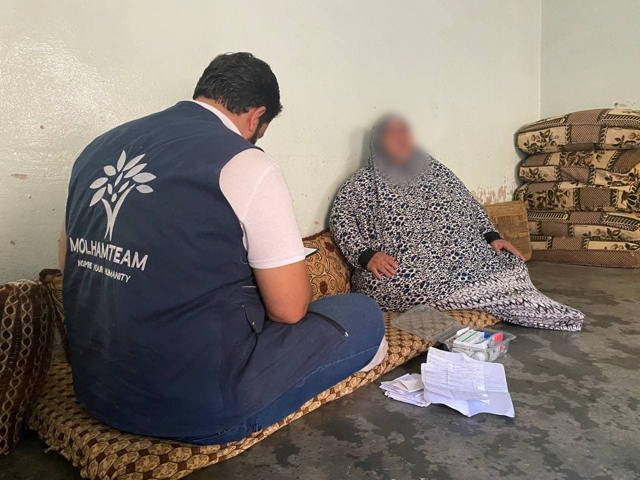 Old Fatima suffers from apnea and needs a medical device