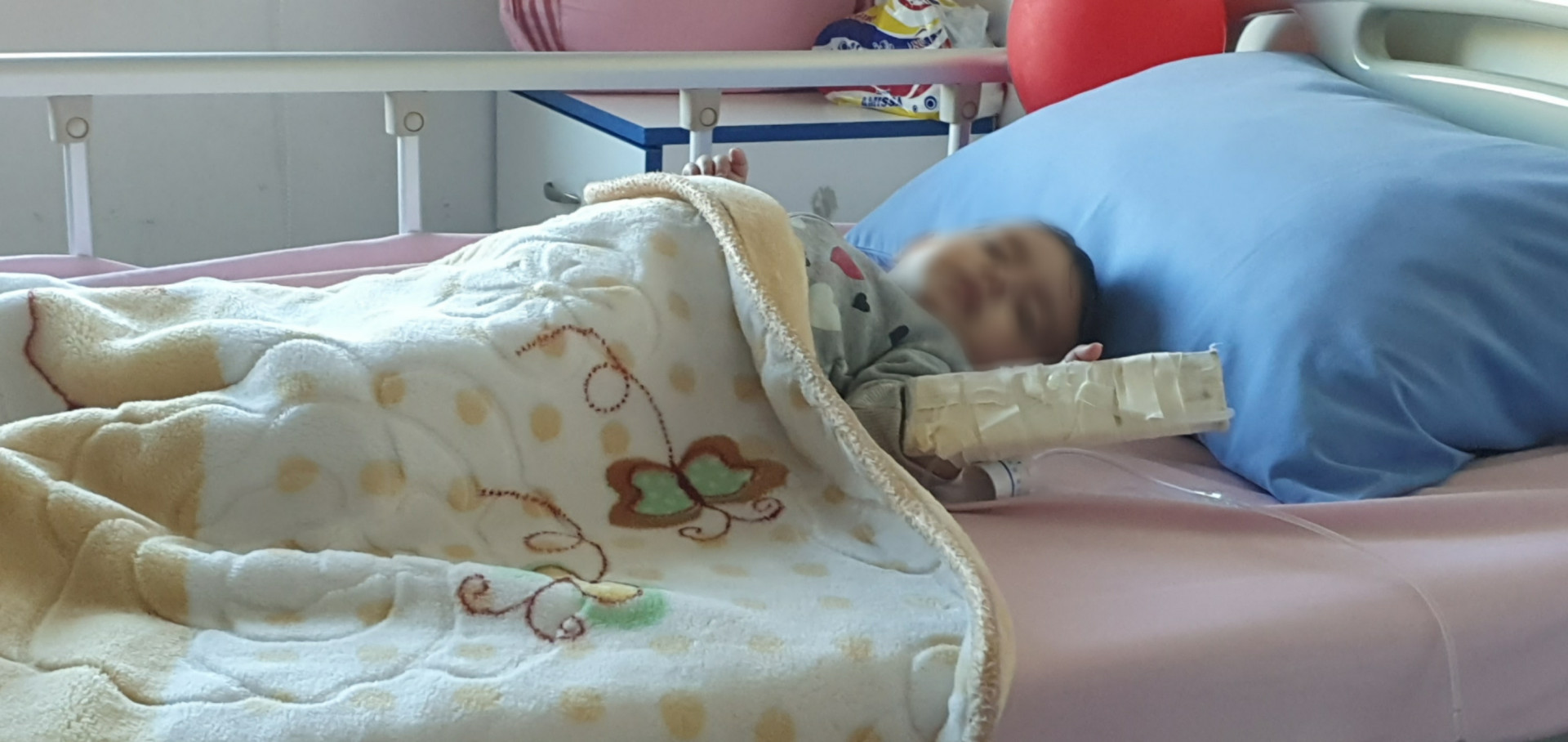 A little child in Arsal needs hospitalization.