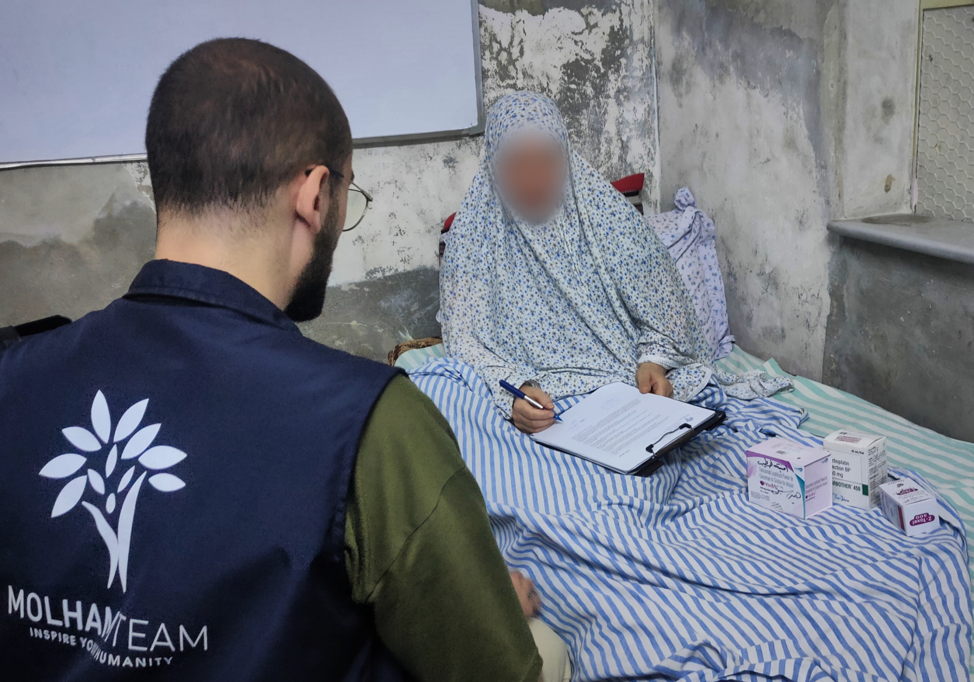 أمينة.. تصارع المرض وتتشبّث بالأمل