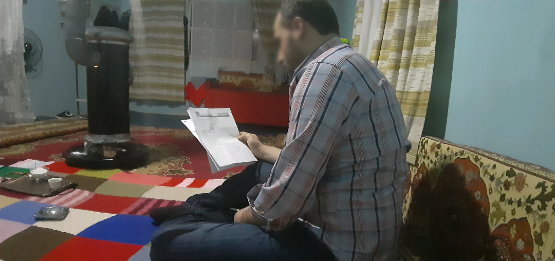 رجل يعاني من تبعات إصابته